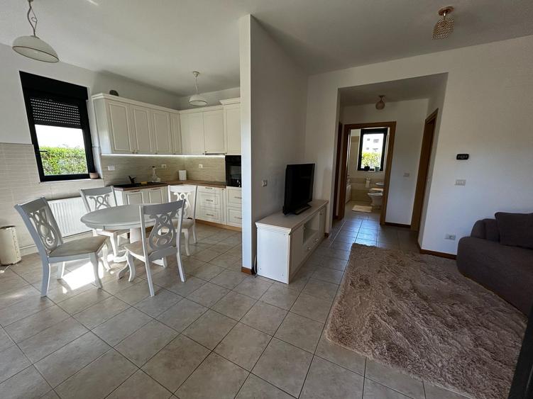 Apartament superb si curte mare
