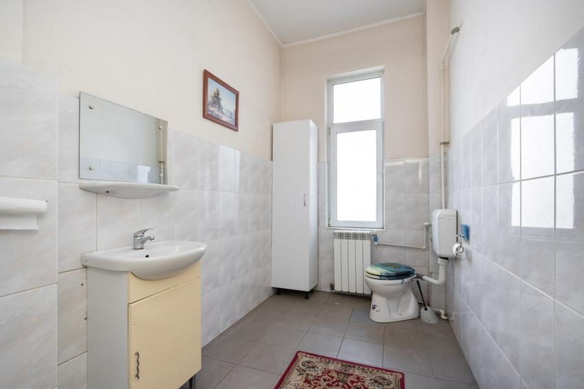 Vila 16 Camere de vanzare Unirii Primaria Sector 3