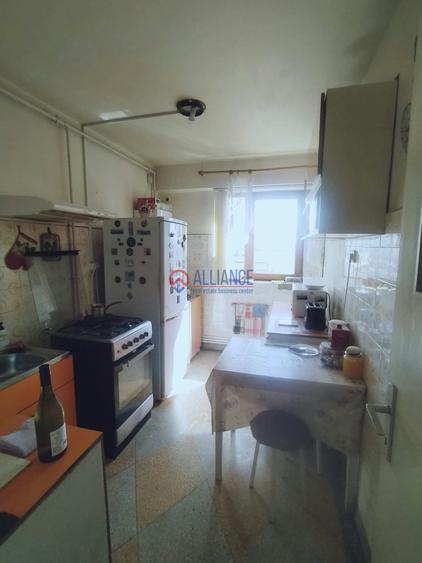 Casa De Cultura-Apartament cu 4 camere liber