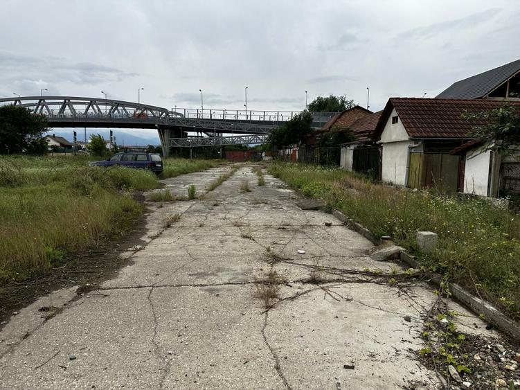 Inchiriere parcare betonata  300 mp - direct de la proprietar!