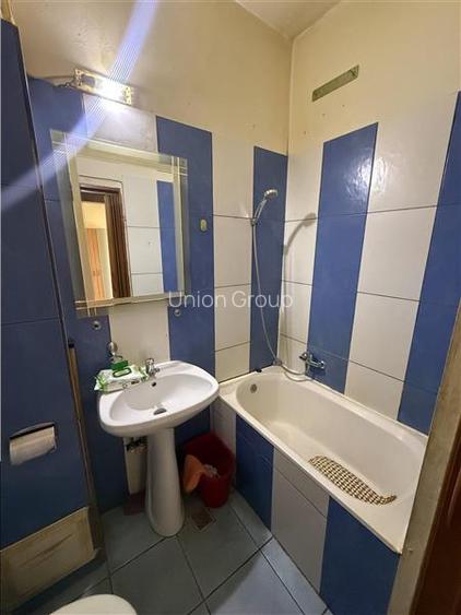 Garsoniera Spatioasa de Vanzare | Zona Poarta 6 - 9