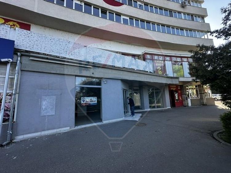 SPATIU COMERCIAL - zona Semiluna , Baia Mare