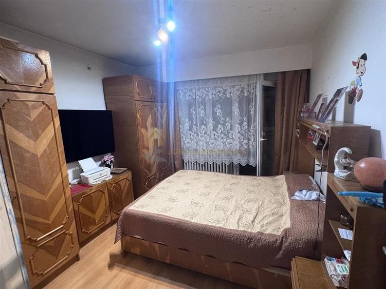 APARTAMENT 3 CAMERE 66 MP ZONA ION MESTER