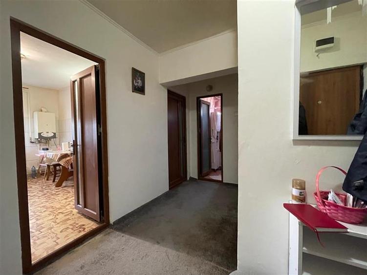 Apartament 3 camere de vanzare zona Spitalului- Tulcea