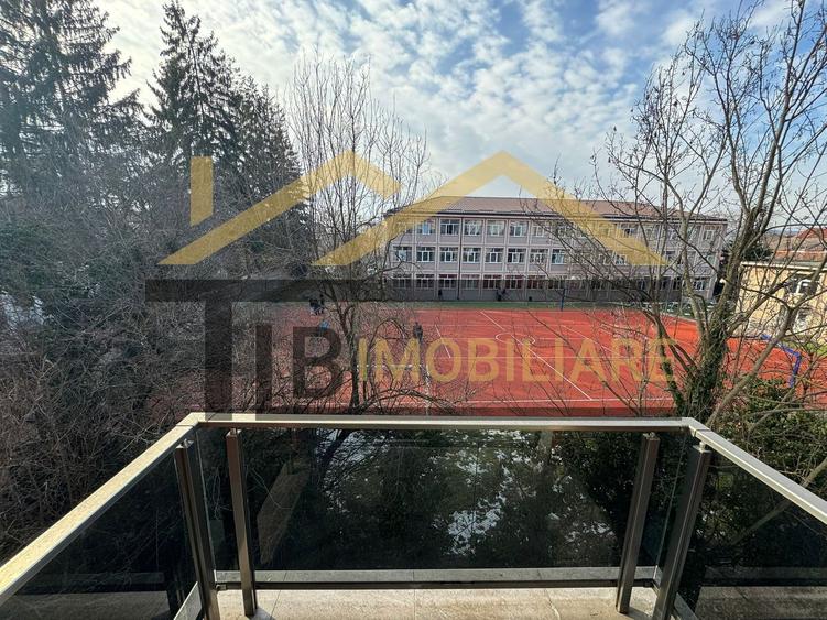 Apartament de 2 camere, 47 mp, parcare, Zona Semicentrala