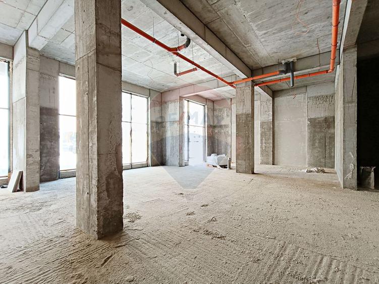 Inchiriere Spatiu Comercial Parter+Curte 30mp | M. Berceni la 9 minute
