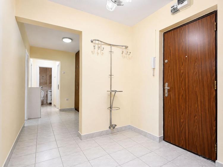 Apartament spatios de închiriat cu 3 camere - zona Iosefin / Piata Iuliu Maniu