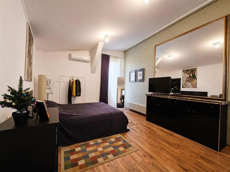 Vila de vanzare 5 camere Sisesti