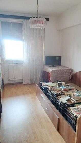 Apartament 3 camere de vanzare vizavi de metrou si parcul Tineretului