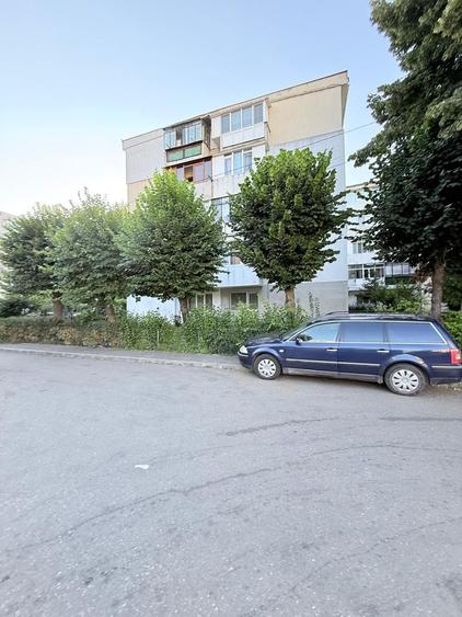 Ap 3 camere - decomandat - Campina - strada Milcovului