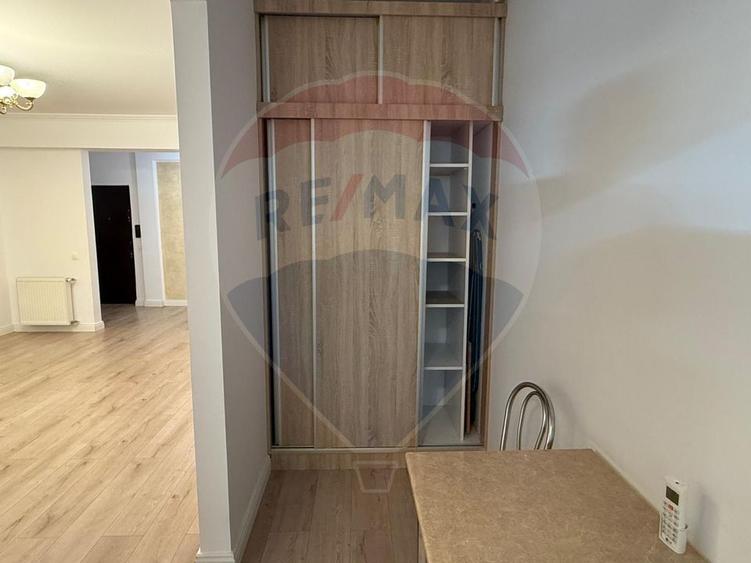 INCHIRIERE Apartament cu 3 camere in zona Aviatiei