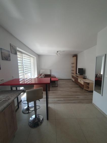 Coresi, 2 camere mobilat, parcare, 450 euro