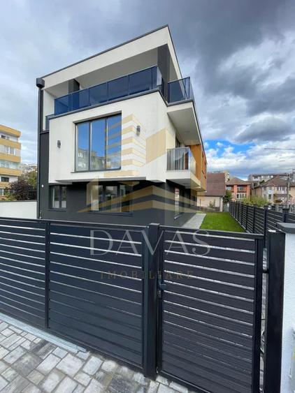 Vila individuală PREMIUM | 6 camere | 220mp utili | 300mp teren | Gheorgheni