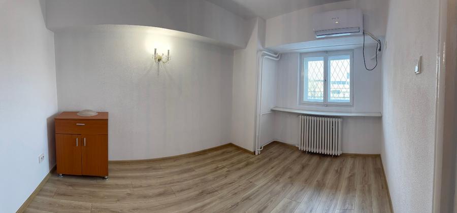 Spatiu de birou  premium  3 camere  etaj 1 Piata Alba Iulia, vedere spre piata.
