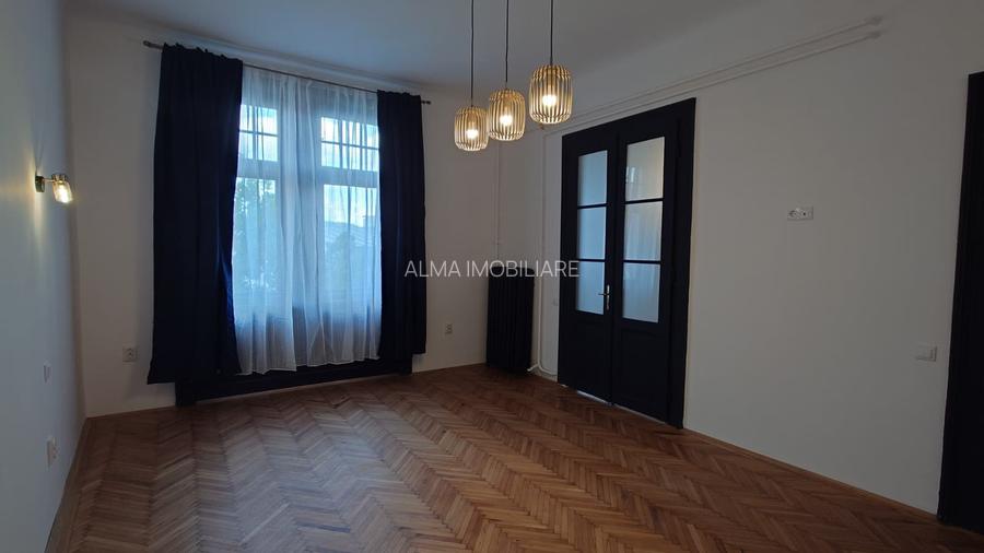 Apartament ultracentral, 80 mp utili, 3 camere, locuita sau birou! - 2