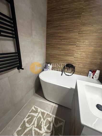 4 Camere Decomandat + 2 Bai - 95 mp - Renovat - Zona Mircea Cel Bătrân