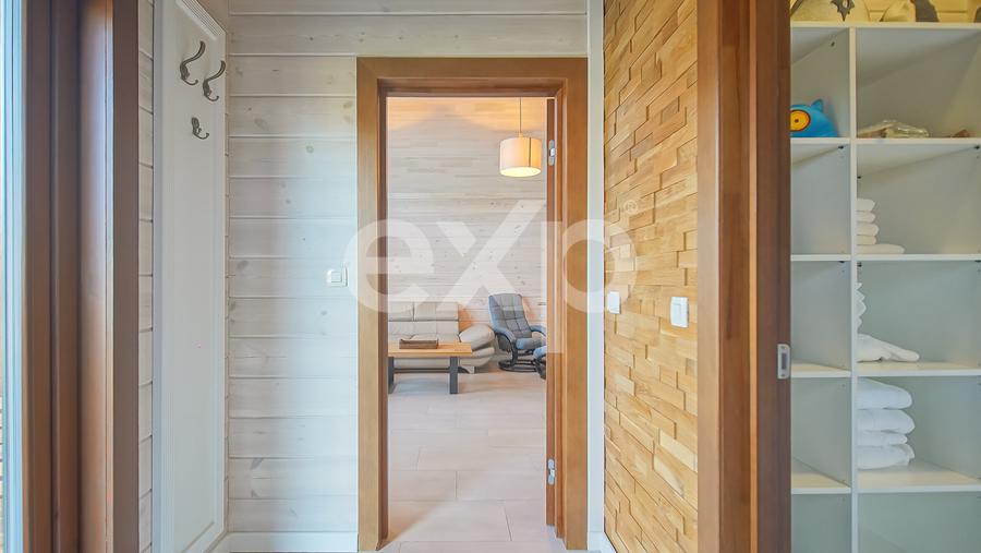 Casă din Pin Nordic Lamelar Stratificat (6 straturi) | Saună | Cramă |