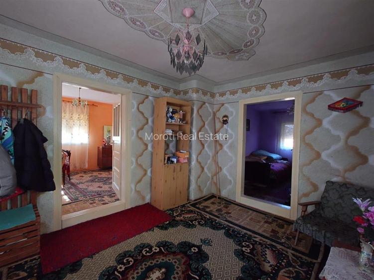 Casa si Teren Criscior
