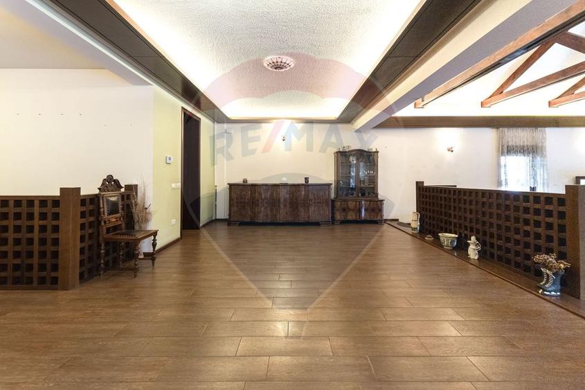 Arhitectura din Piatra si Lemn pe Malul Lacului Mogosoaia