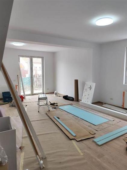 Vanzare -  Casa  - Vila - Prelungirea Ghencea - Dantelei - teren 245mp -210000E