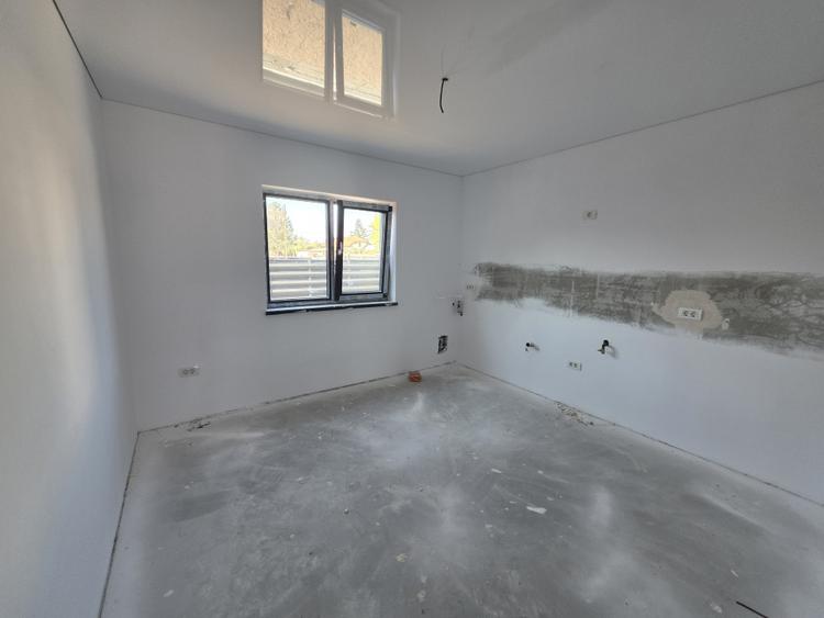 Oportunitate! Casa la sol, 3 camere, posibilitate de mansardare, Valu lui Traian