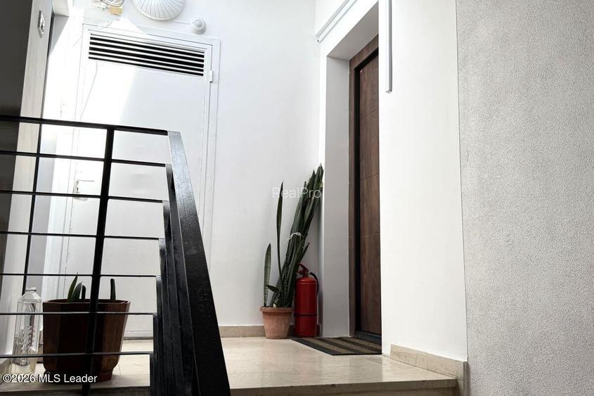 Polona - Duplex 256 mpu, 6 camere, etaje 6+7, panorama, terase 52 mp - 19