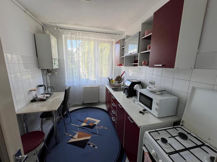 Închiriez apartament 3 camere – Zona Centrală (Calea Dumbrăvii – Dioda)