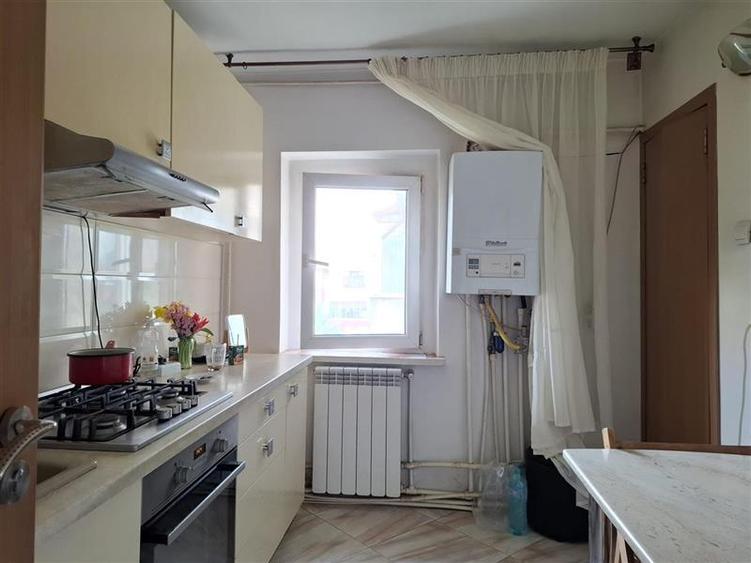 Apartament 3 camere, et 3, CT, balcon mare, doua bai