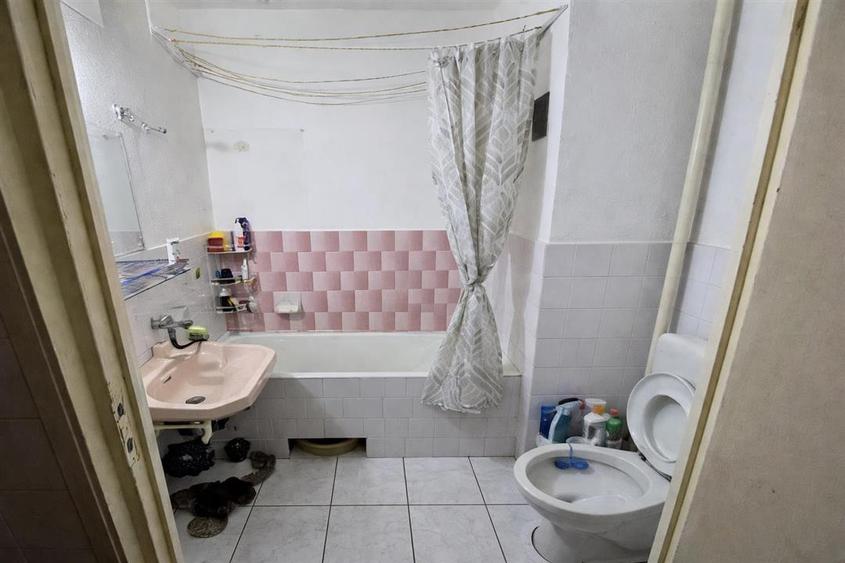Apartament 2 camere semidecomandat, velenta