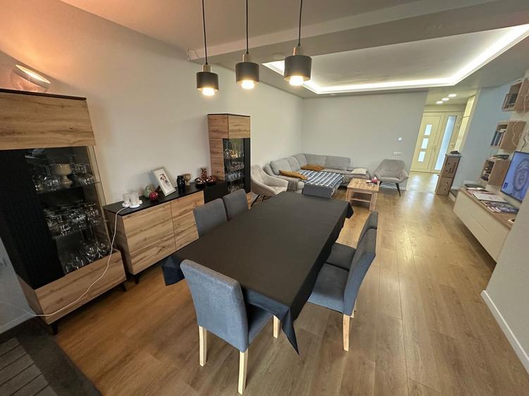 Duplex deosebit cu garaj și subsol