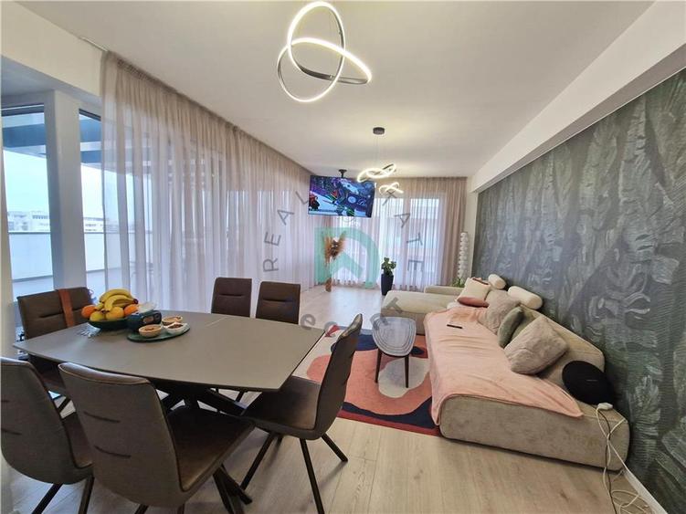 Penthouse, Qualis 2, Tractorul