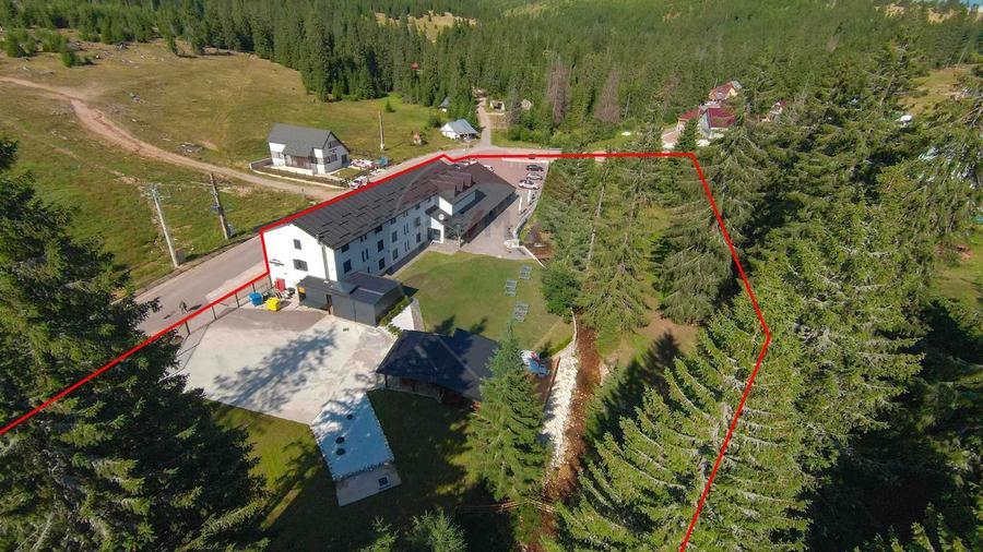 Hotel-Spa-Restaurant nou de Vânzare, 26 Camere, în Padiș,