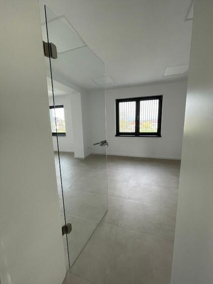 Spații birouri în clădire nouă, vedere spre Bega, 2 etaje disponibile