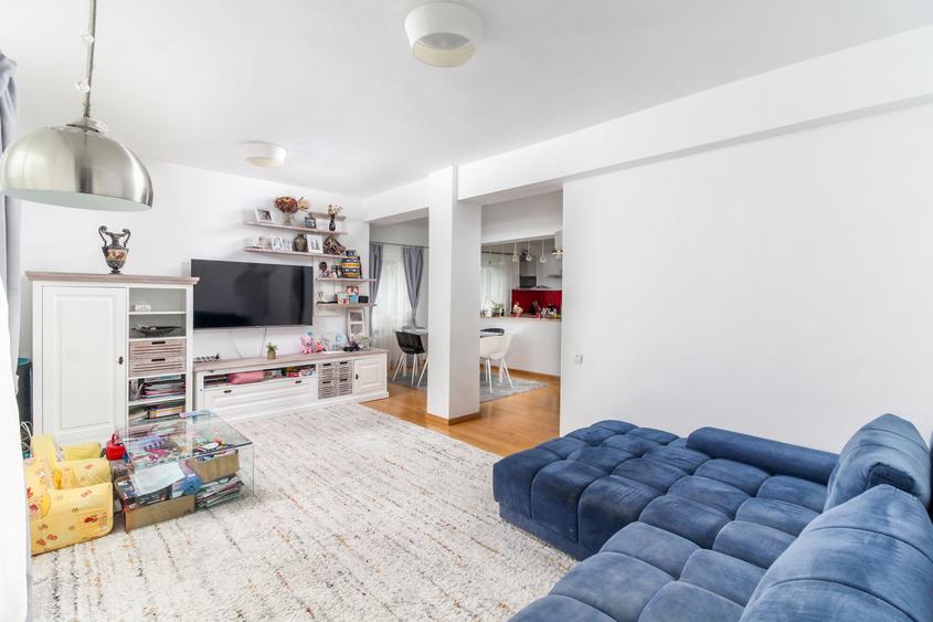 Inchiriere Duplex cu GARAJ, 3 dormitoare, living, 2 bai, str. Campului