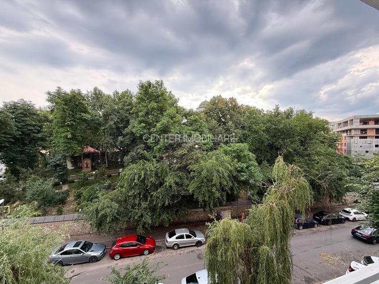 UNIRII,Biblioteca Națională, 3 camere deosebit, 100 mp, etaj 1, terase - 24