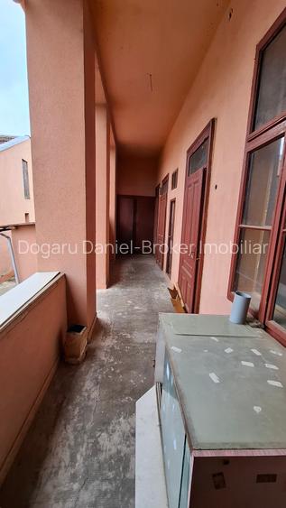 Casa de vanzare  - Ilia, str. Traian , nr. 2 - 5
