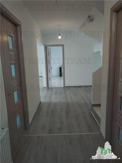 Vila individuala cu 5 camere, 2 terase, 4 locuri de parcare,350mp teren imprejm