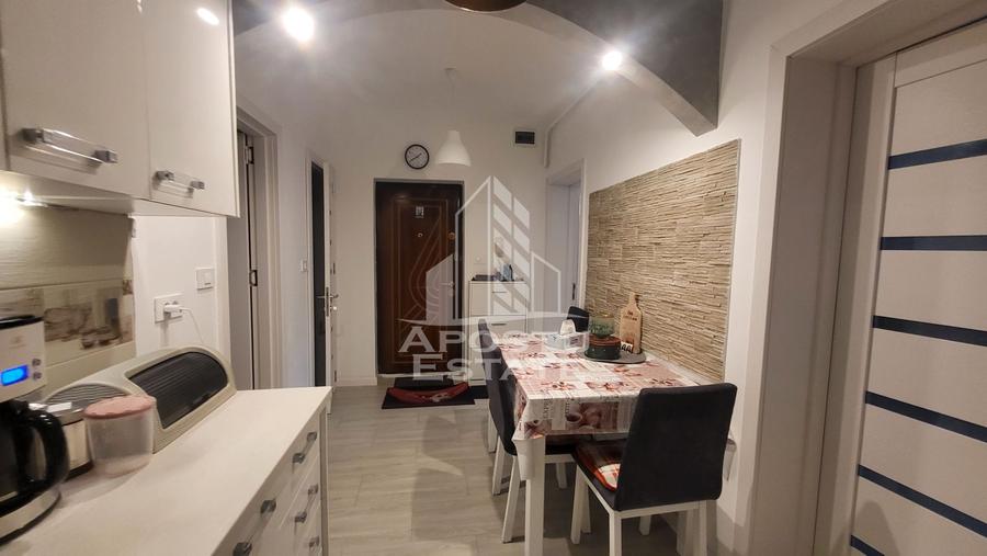 Apartament cu 3 camere,2 bai,renovat,complet mobilat utilat,Girocului