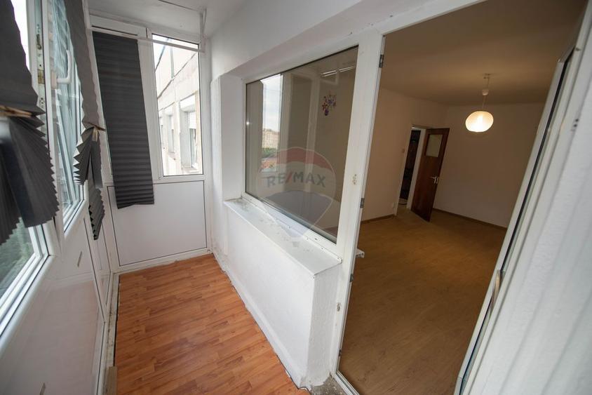 Apartament 3 camere de vanzare Drumul Taberei Metroul Ialomitei 10min