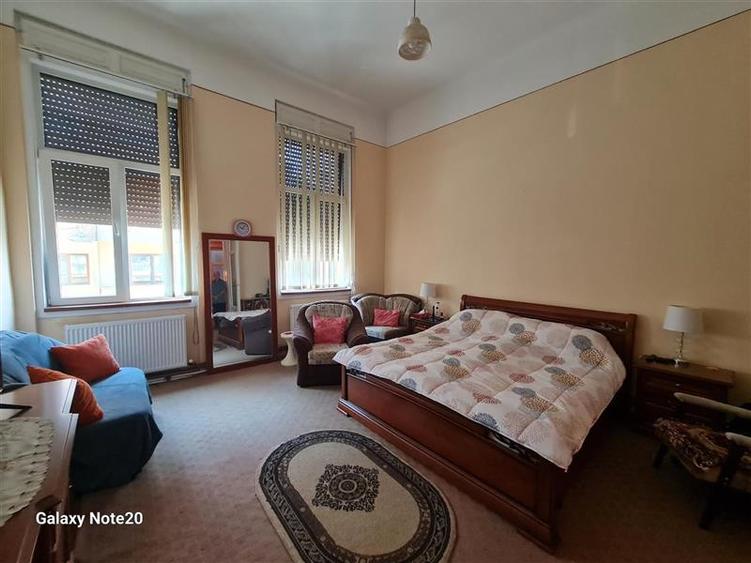 DE VANZARE APARTAMENT 3 CAMERE ULTRACENTRAL