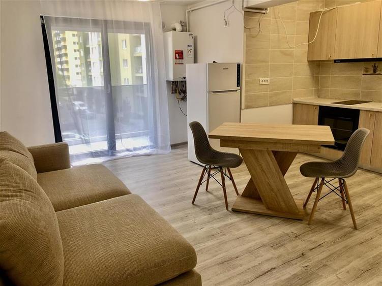 PRIMA INCHIRIERE ZONA CORESI | 2 Camere cu balcon, parcare si încălzir