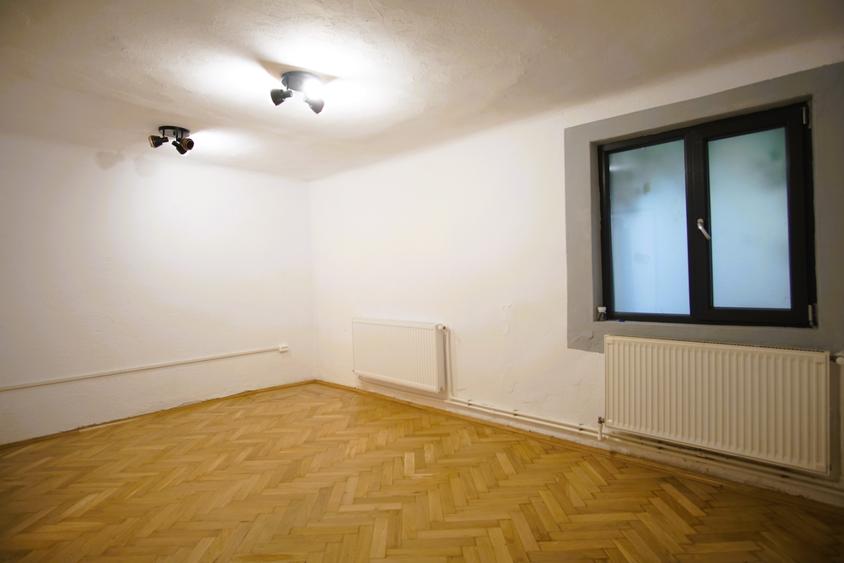 Grivița | Turda | Casă cu GARAJ și curte | Ideal sediu firmă | Renovată recent