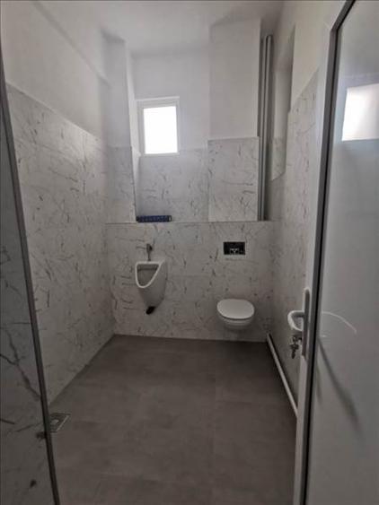 Sp comercial central (parter stradal, renovat) plus demisol iluminat natural