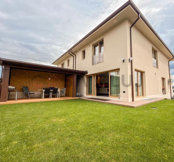 Duplex premium de vânzare, view spre oraș, Cluj-Napoca | 216 mp utili!