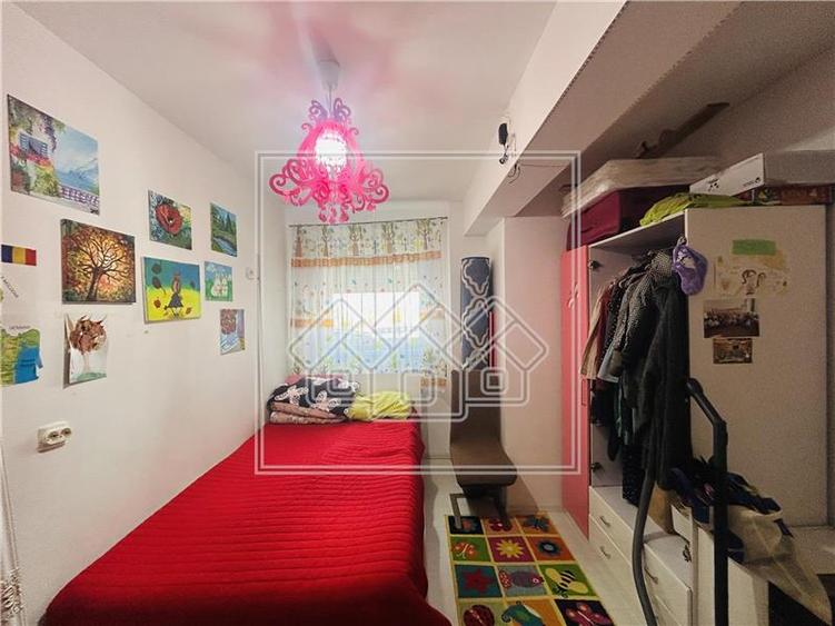 Ap mobilat modern -3 camere si balcon, zona Rahovei