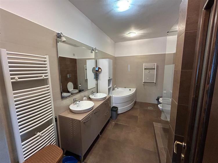 Apartament cu 3 camere de vanzare zona OCPI - Lidl