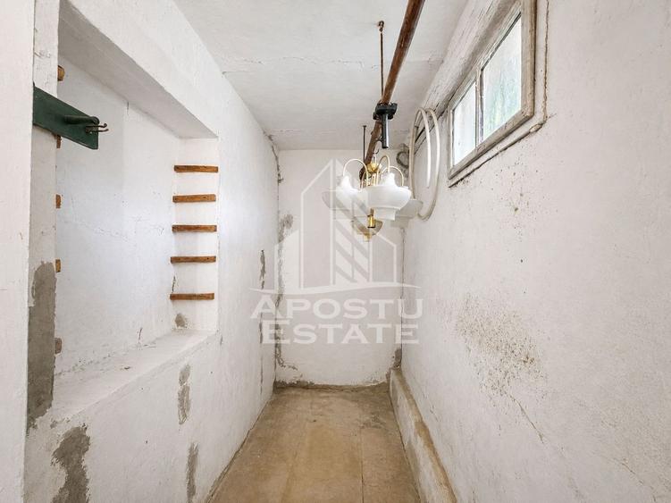 Casa 2 camere individuala de vanzare in Carani | Toate utilitatile |