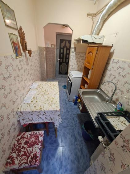 Apartament 2 camere, etaj 1/4, zona Podu Ros