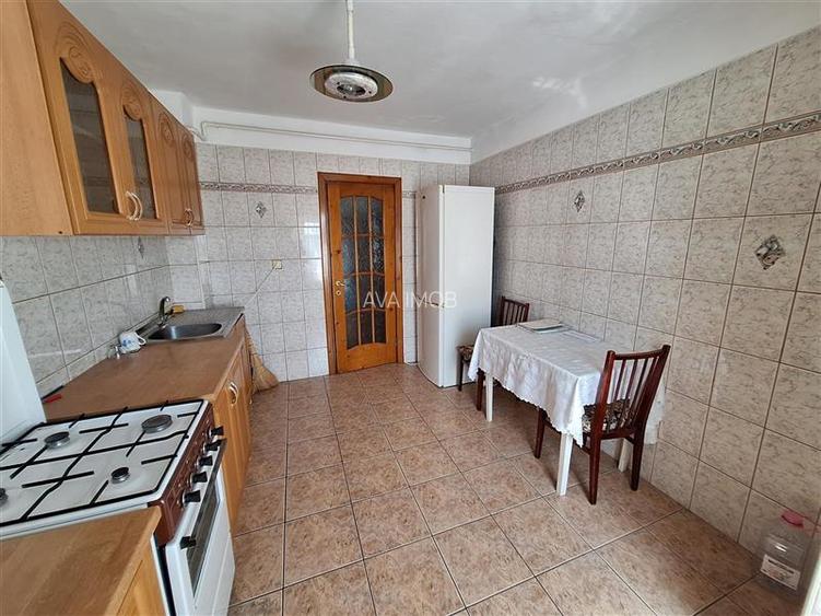Apartament 3 camere decomandat , zona Nord-Bacau - 7