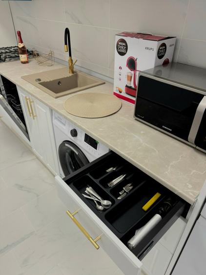 Apartament superb cu 2 camere de închiriat – Unirea Towers, Podu Roș